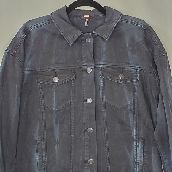 Free People Oversized Jean Jacket Size M Black Wash Faded Denim Grunge Western - Picture 2 of 13